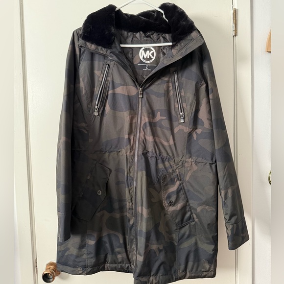 Michael Kors brand women’s Camouflage Hooded Jacket - Picture 5 of 9